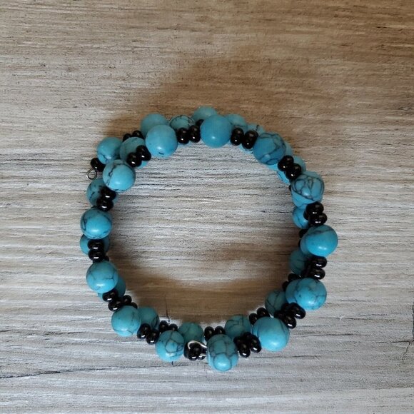 Faux‎ Turquoise Wrap Costume Jewelry Bracelet - Picture 2 of 4
